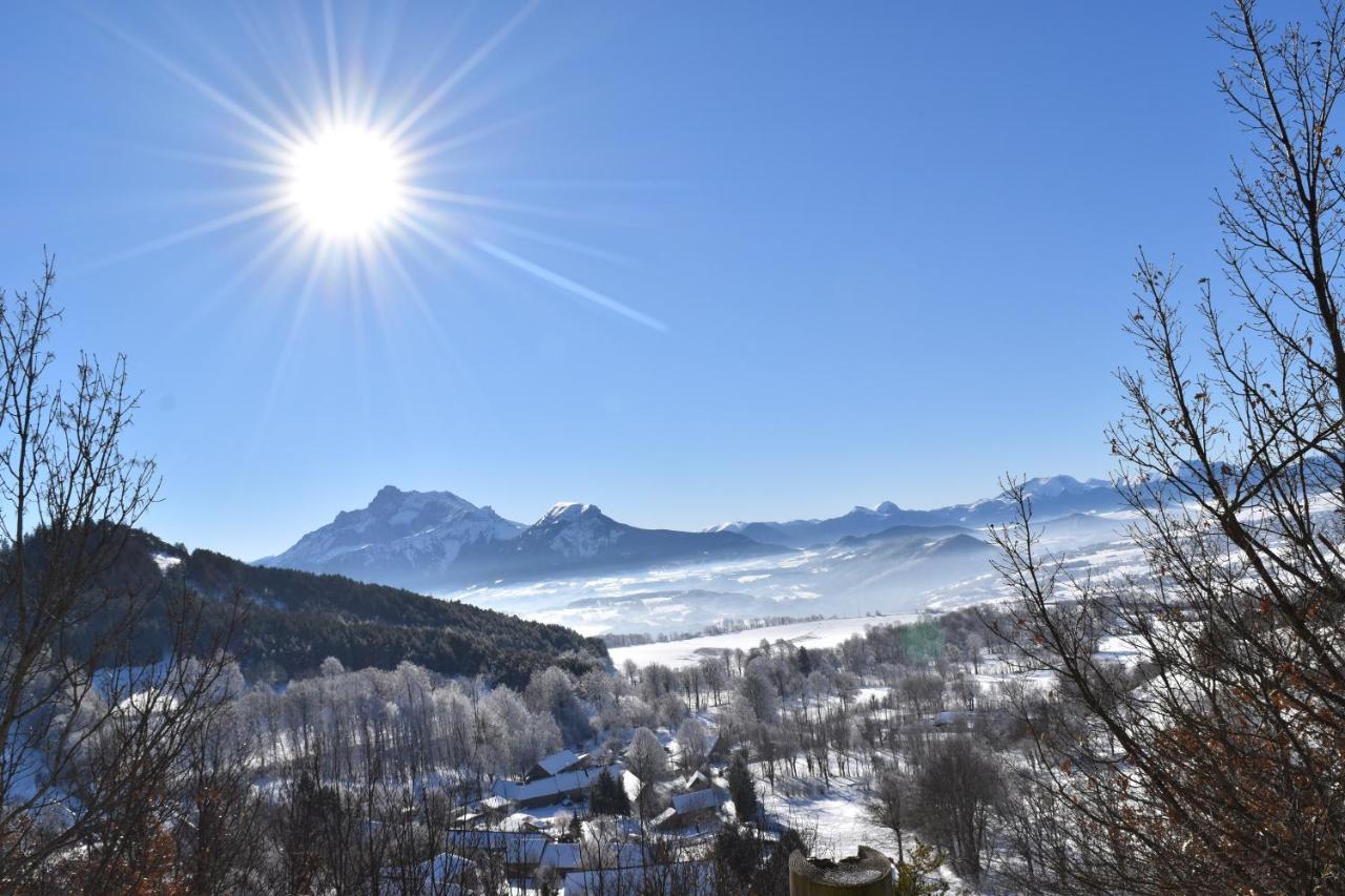 Gite Au Printemps Japonais, Petit Train De La Mure, Parc Des Ecrins Villa Pierre-Chatel Esterno foto