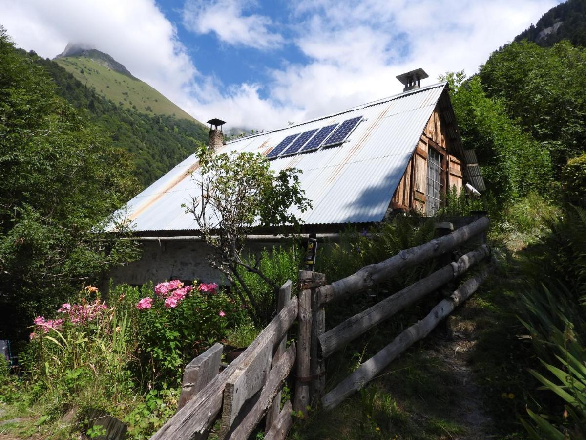 Gite Au Printemps Japonais, Petit Train De La Mure, Parc Des Ecrins Pierre-Chatel Esterno foto