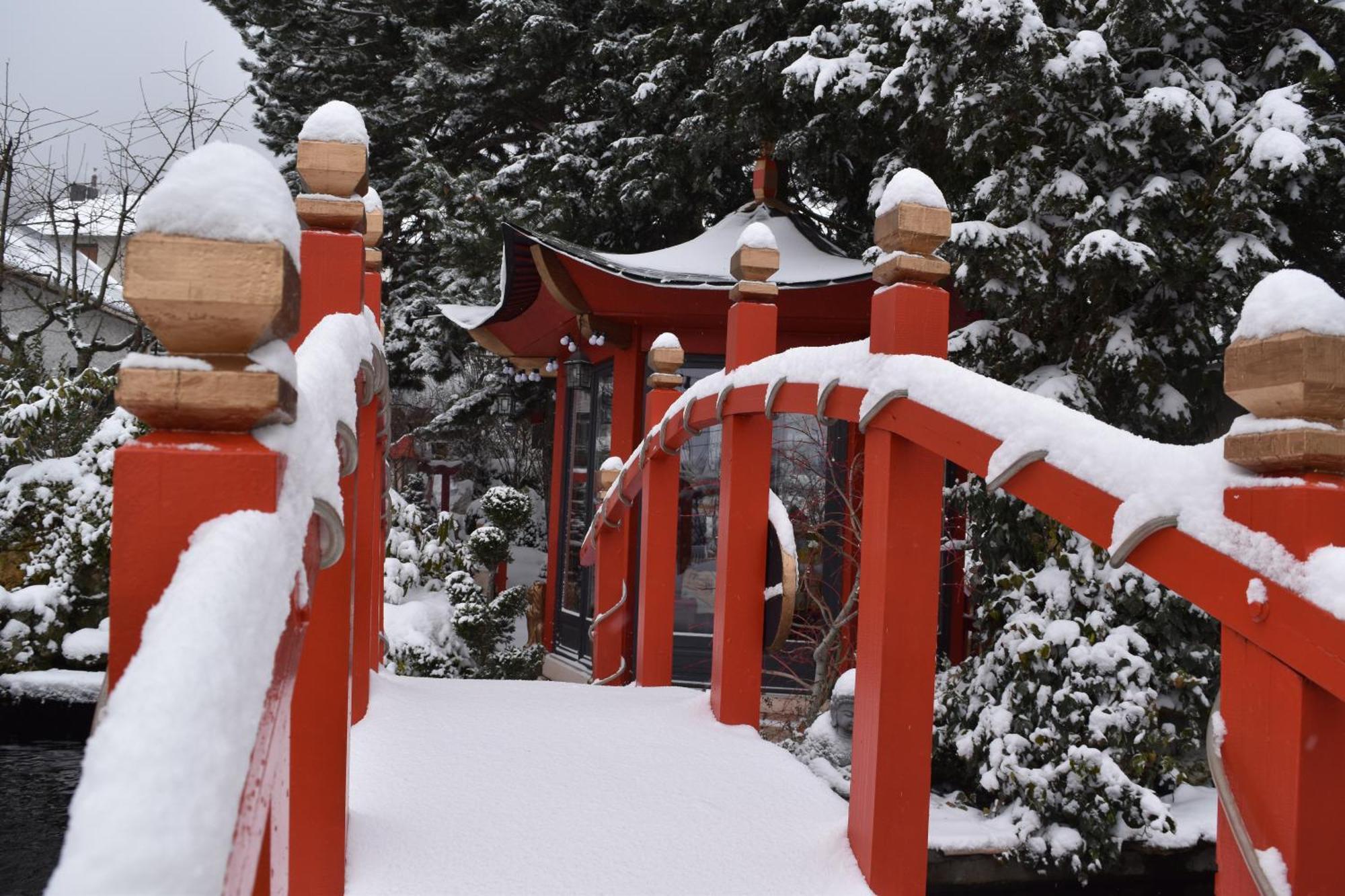 Gite Au Printemps Japonais, Petit Train De La Mure, Parc Des Ecrins Pierre-Chatel Esterno foto